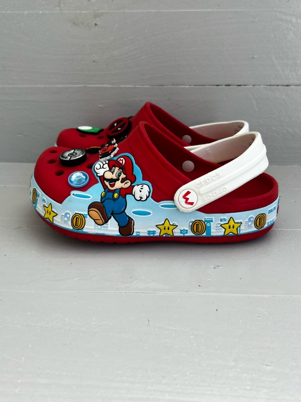 Super Mario Bros Crocs Junior Size 1 Kids Limited Edition Red Star Coins Slip On